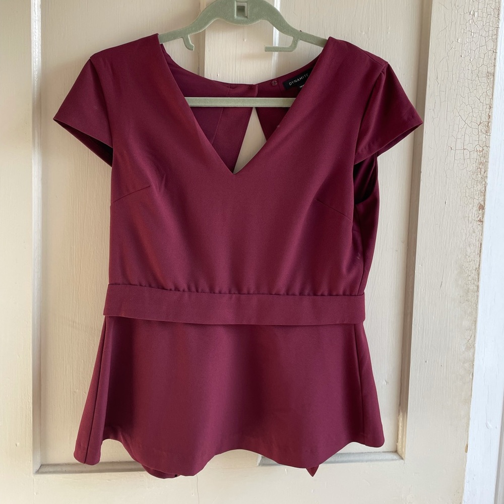 Dynamite open back fitted blouse